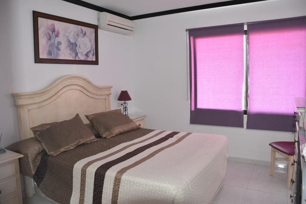 Apartamentos Mediterraneo マルベーリャ エクステリア 写真