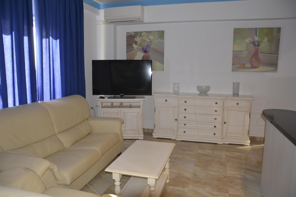 Apartamentos Mediterraneo マルベーリャ エクステリア 写真