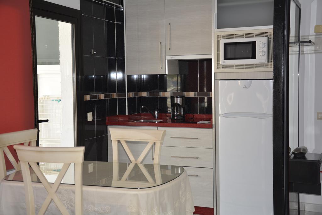 Apartamentos Mediterraneo マルベーリャ エクステリア 写真