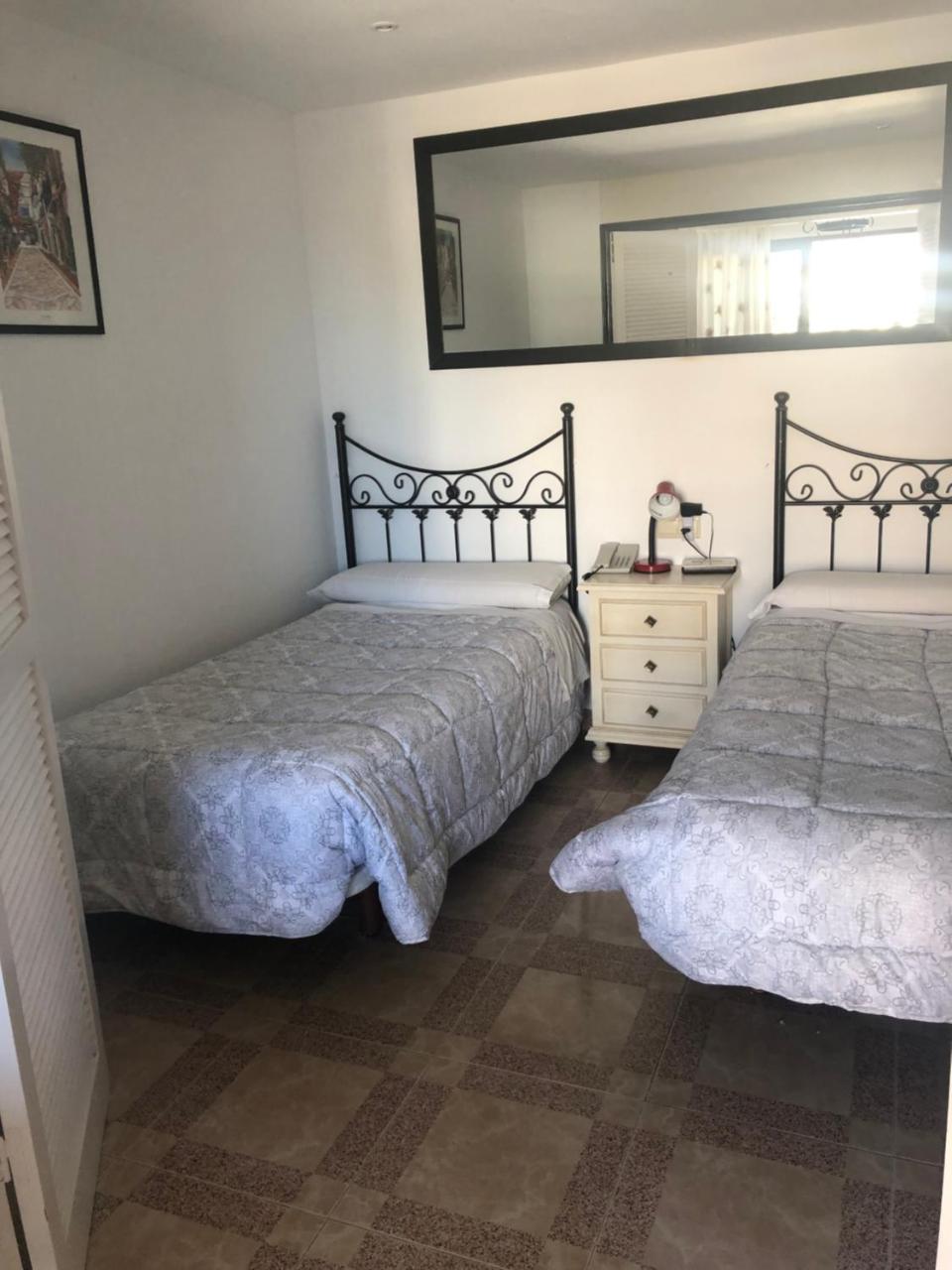 Apartamentos Mediterraneo マルベーリャ エクステリア 写真